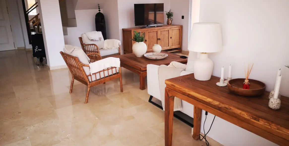 Short-term rent of penthouse duplex in Elviria 8