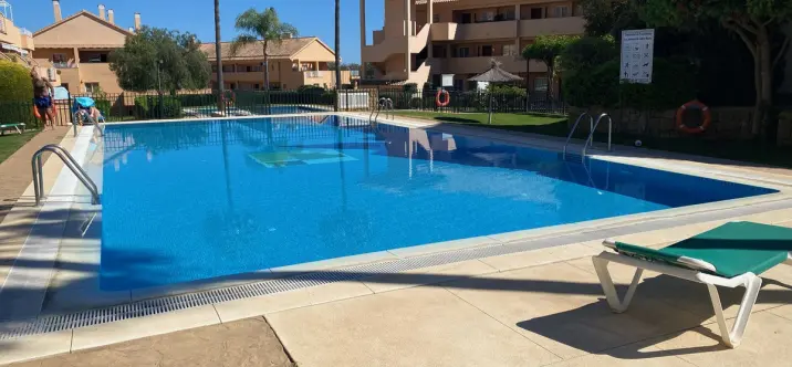 Short-term rent of penthouse duplex in Elviria 0