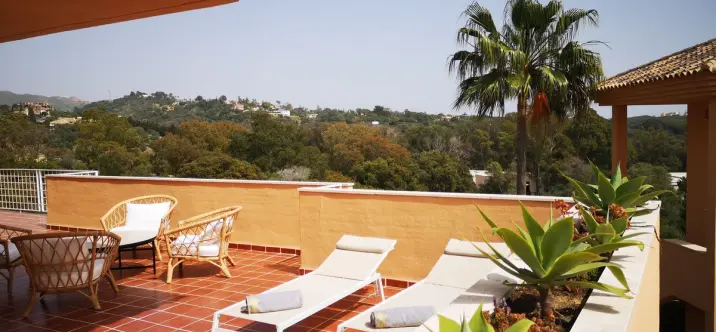 Short-term rent of penthouse duplex in Elviria 4