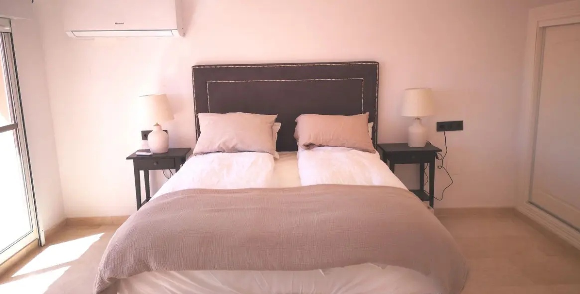 Short-term rent of penthouse duplex in Elviria 11