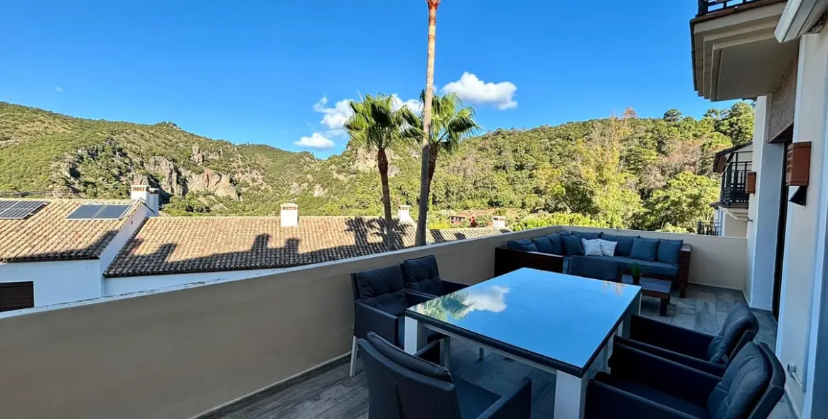 Short-term rent of townhouse in Benahavís 2