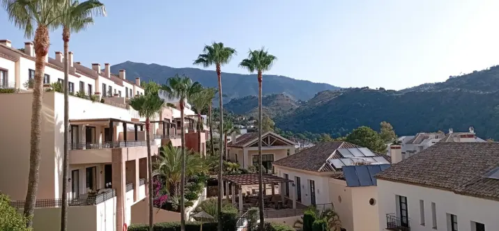 Short-term rent of townhouse in Benahavís 3