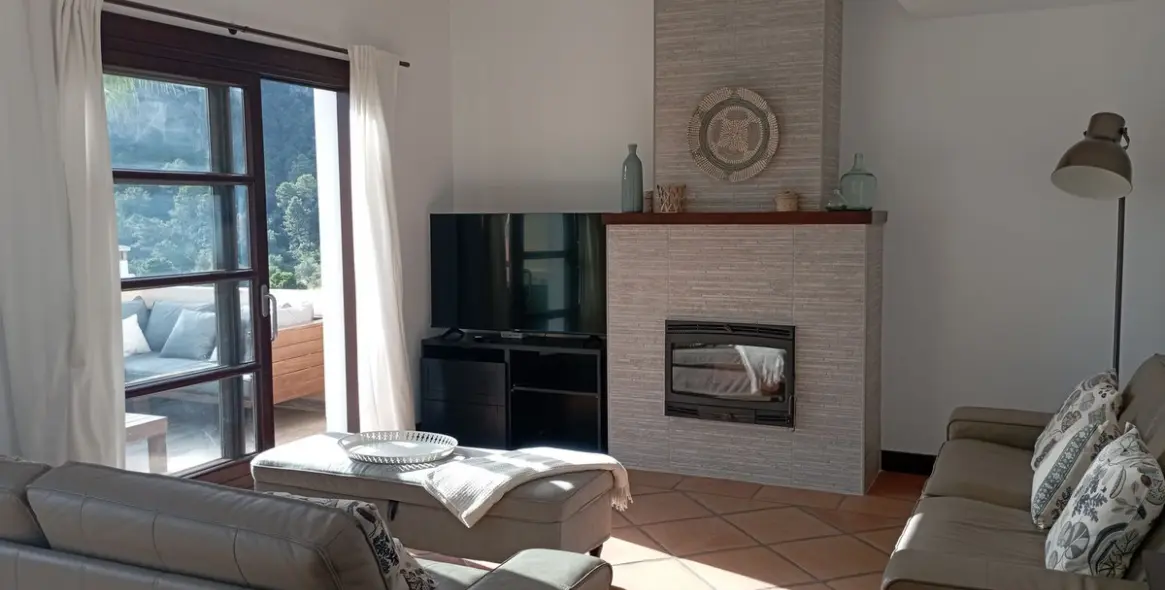 Short-term rent of townhouse in Benahavís 5