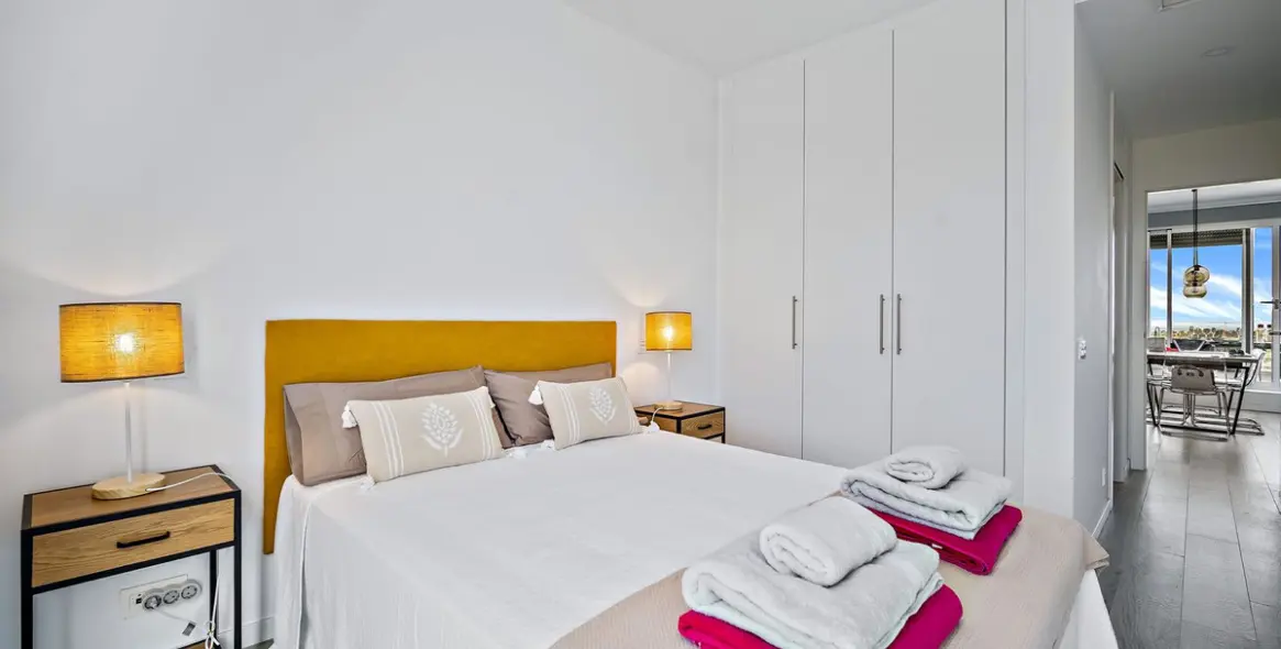 Short-term rent of middle floor apartment in Cancelada 10