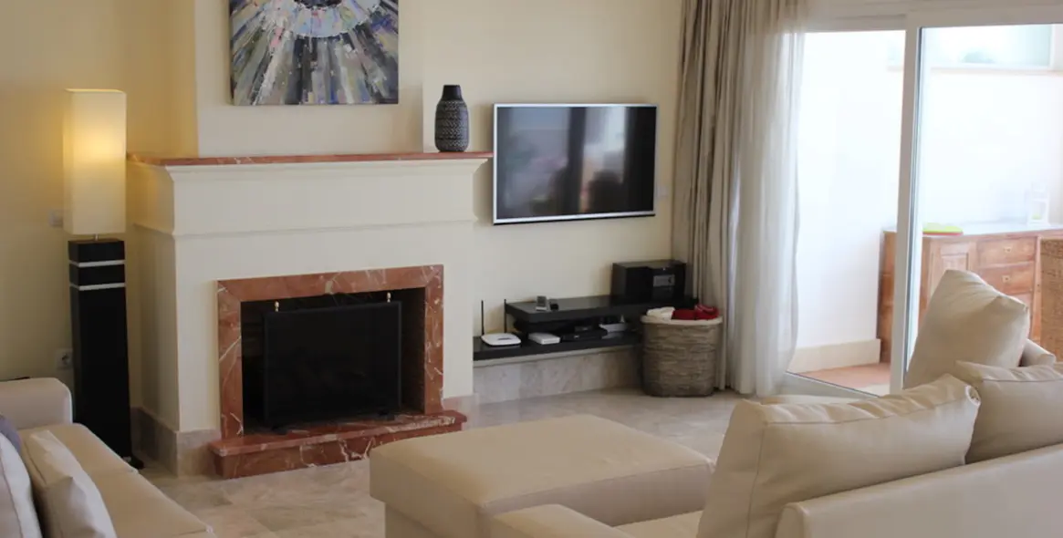 Long-term rent of middle floor apartment in Santa Clara 2