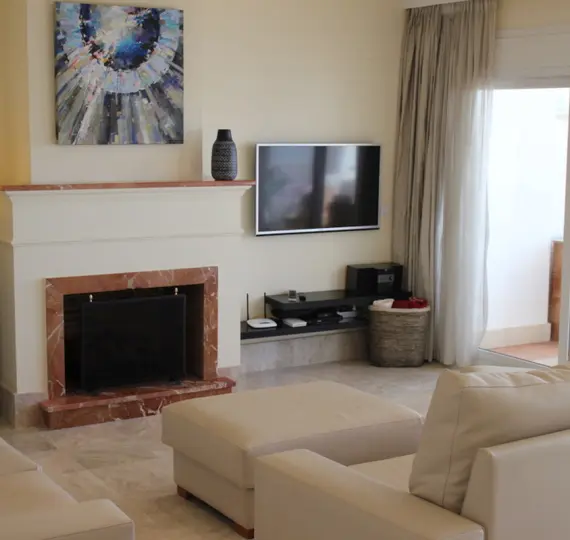 Long-term rent of middle floor apartment in Santa Clara