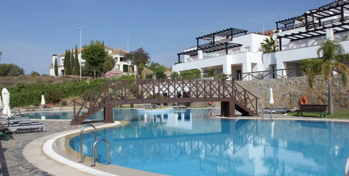 Long-term rent of middle floor apartment in Santa Clara 4