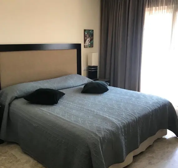 Long-term rent of middle floor apartment in Santa Clara