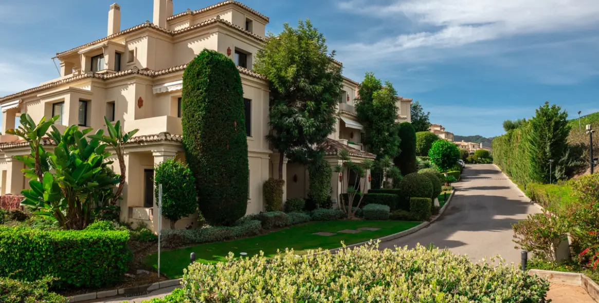 Long-term rent of ground floor apartment in Benahavís 10