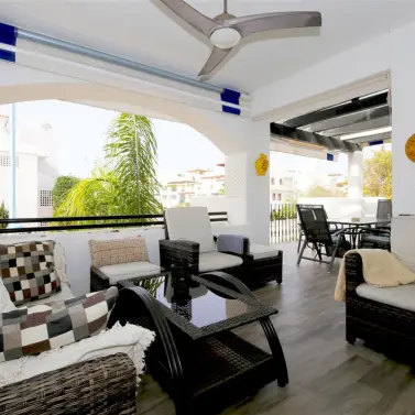 Alquiler a corto plazo de apartamento en planta media en Marbella