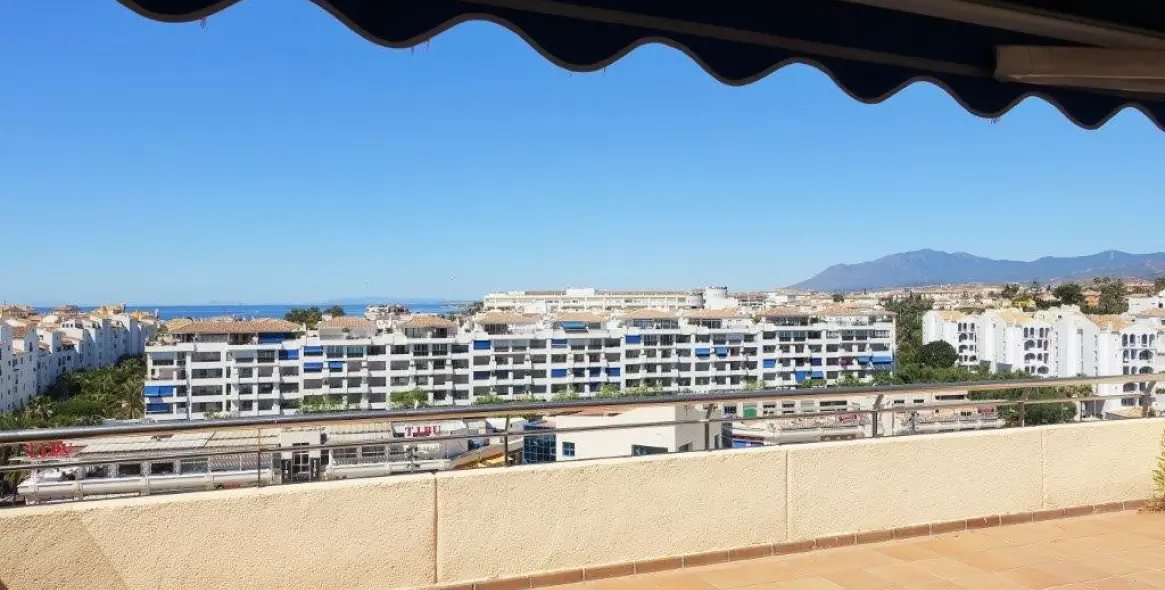 Short-term rent of penthouse in Puerto Banús 2