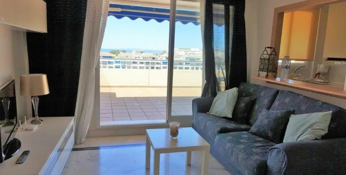 Short-term rent of penthouse in Puerto Banús 4