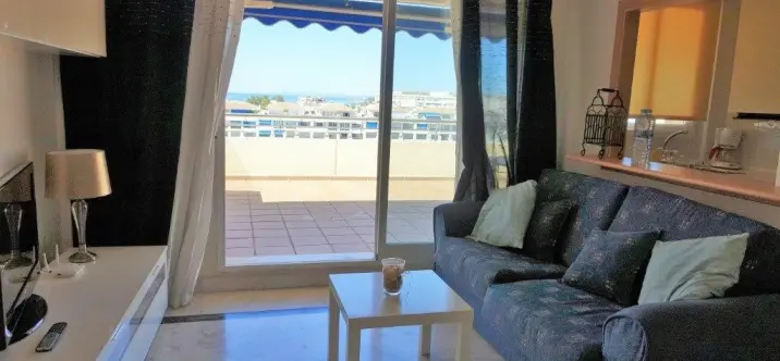 Short-term rent of penthouse in Puerto Banús 3