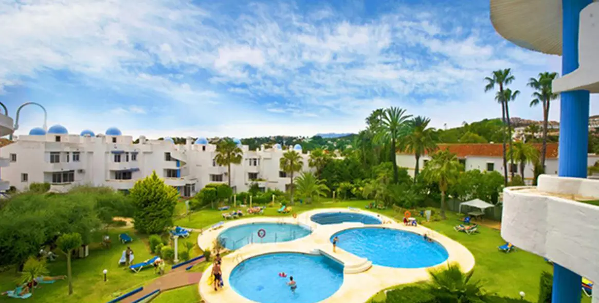 Short-term rent of middle floor apartment in Calahonda 1