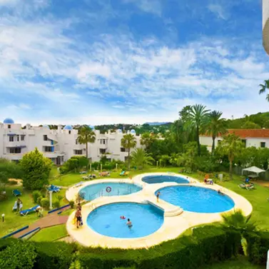 Short-term rent of middle floor apartment in Calahonda