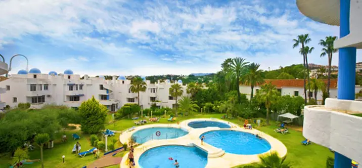 Short-term rent of middle floor apartment in Calahonda 0