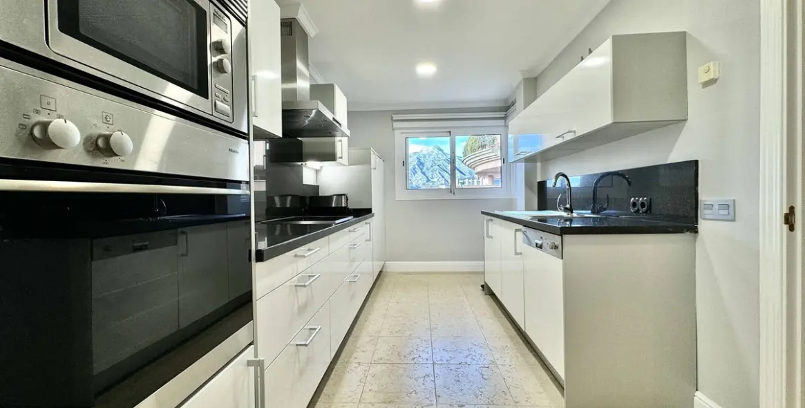 Short-term rent of ground floor apartment in Nueva Andalucía 4