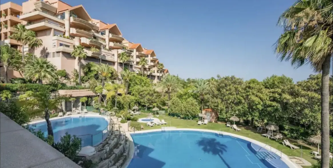 Short-term rent of ground floor apartment in Nueva Andalucía 39