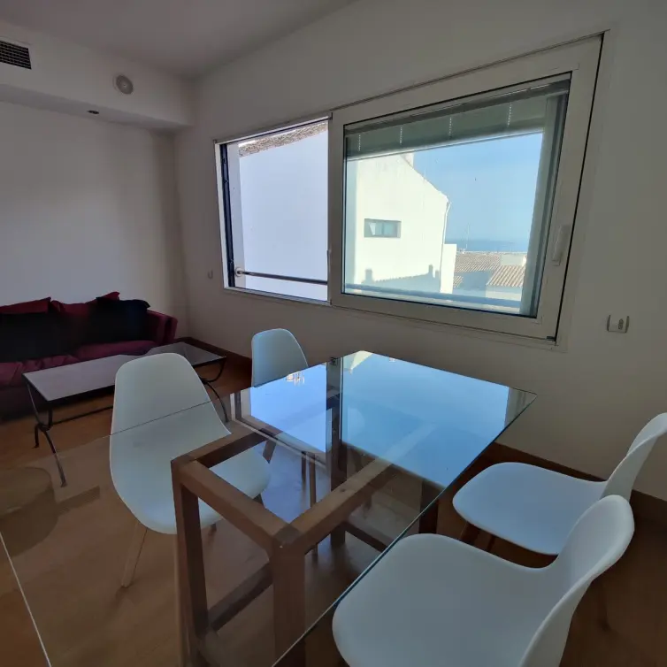 Sale of middle floor apartment in Puerto Banús