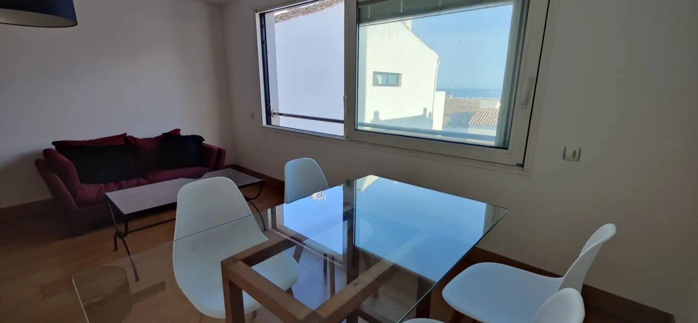Sale of middle floor apartment in Puerto Banús 2