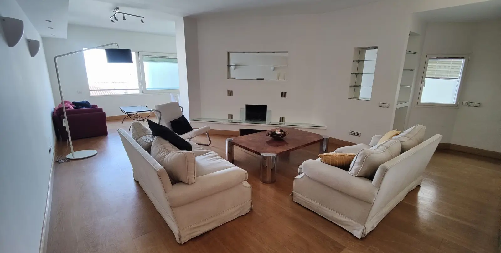 Sale of middle floor apartment in Puerto Banús 6
