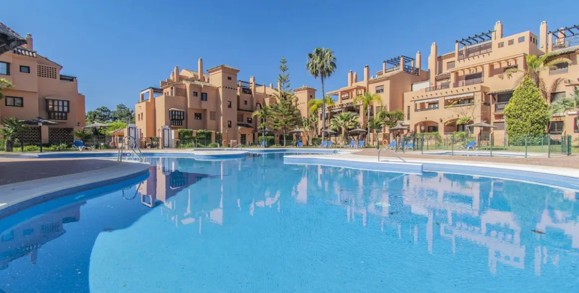 Short-term rent of middle floor apartment in Hacienda del Sol 1