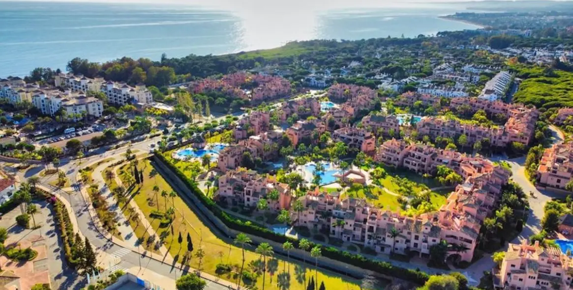 Short-term rent of middle floor apartment in Hacienda del Sol 2