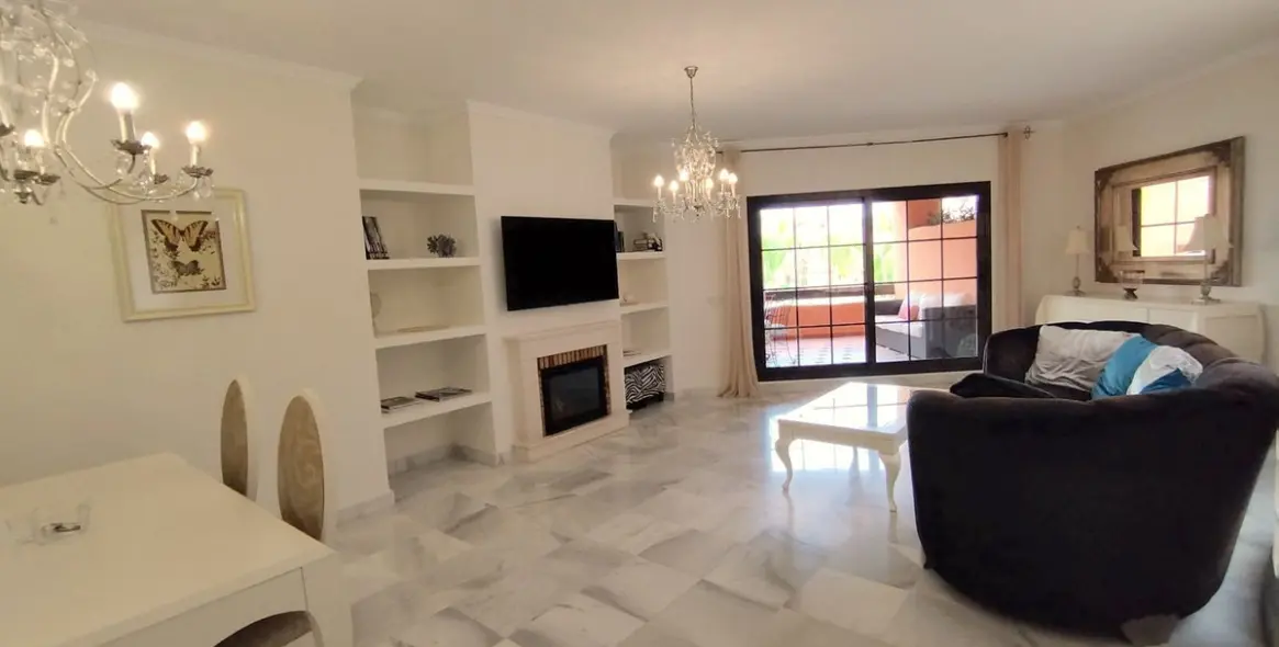 Short-term rent of middle floor apartment in Hacienda del Sol 6
