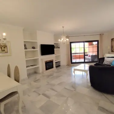 Short-term rent of middle floor apartment in Hacienda del Sol