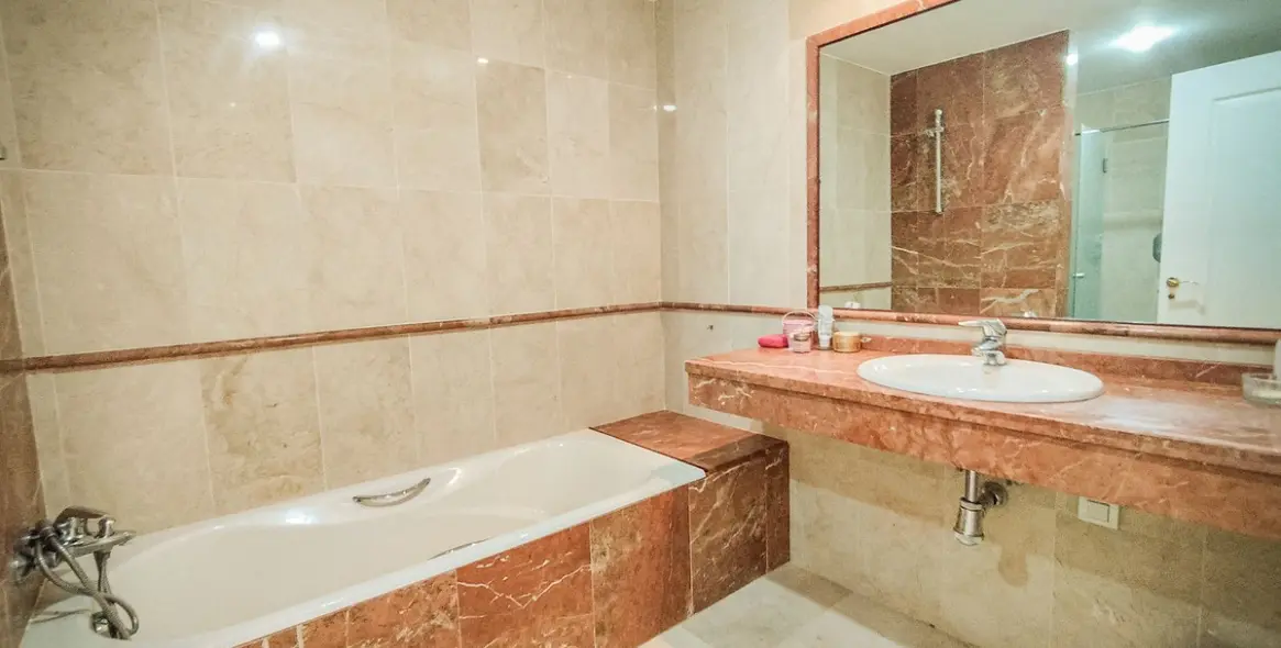 Short-term rent of middle floor apartment in Hacienda del Sol 12