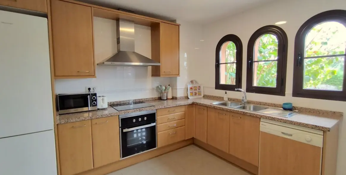 Short-term rent of middle floor apartment in Hacienda del Sol 17