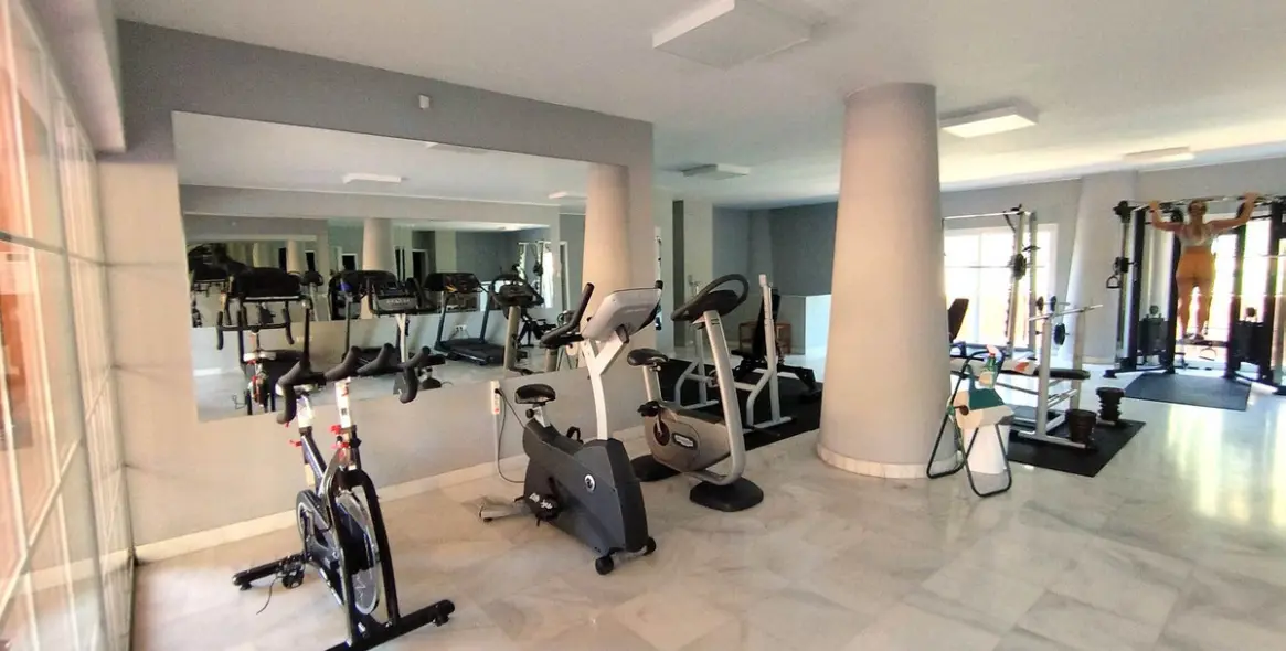 Short-term rent of middle floor apartment in Hacienda del Sol 20