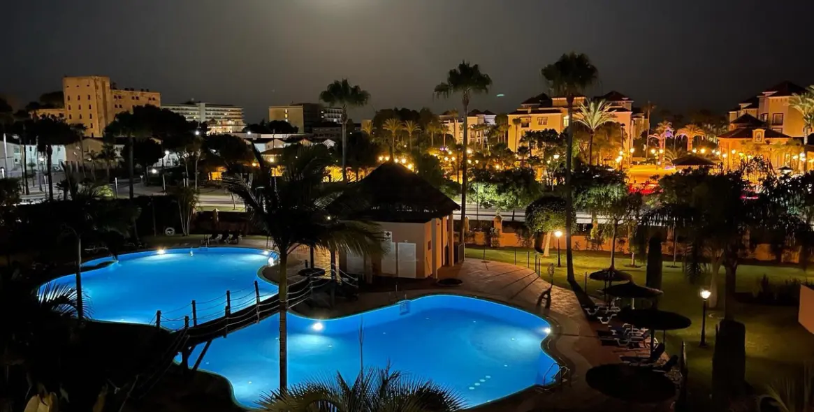 Short-term rent of middle floor apartment in Hacienda del Sol 25