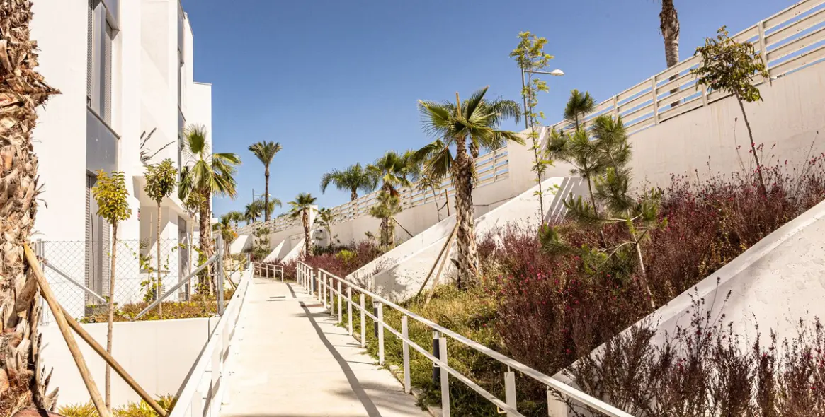 Short-term rent of ground floor apartment in Cancelada 28