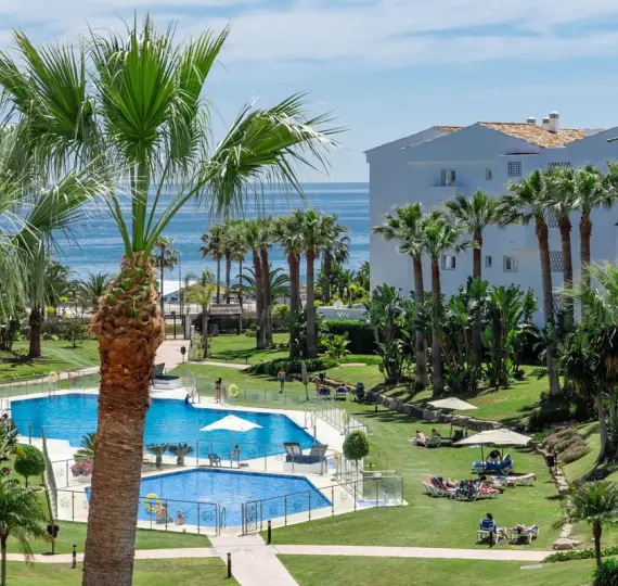 Долгосрочная аренда апартаментов на первом этаже в Puerto Banús