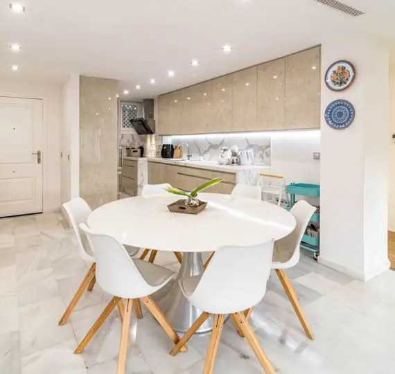 Долгосрочная аренда апартаментов на первом этаже в Puerto Banús