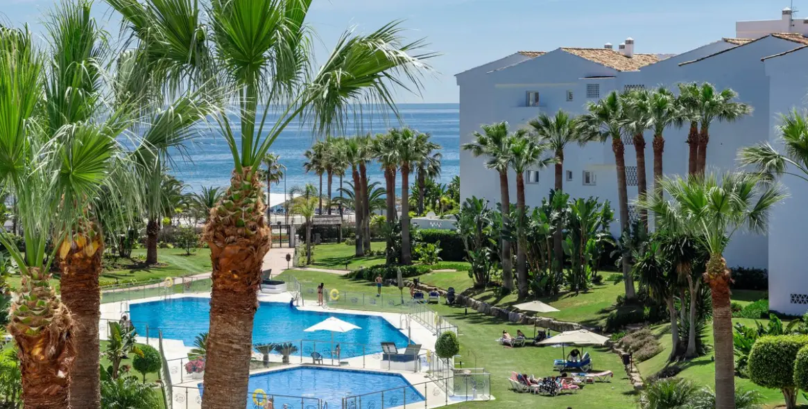 Long-term rent of ground floor apartment in Puerto Banús 1