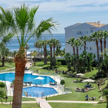 Alquiler a largo plazo de apartamento en planta baja en Puerto Banús