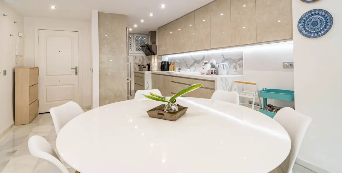 Long-term rent of ground floor apartment in Puerto Banús 10