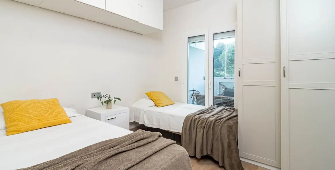 Long-term rent of ground floor apartment in Puerto Banús 28