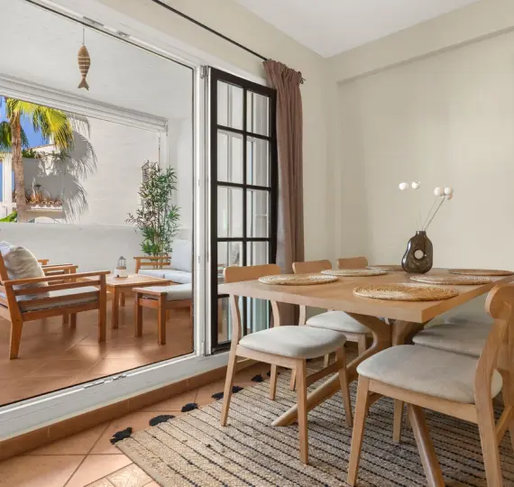 Middle floor apartment R5131912