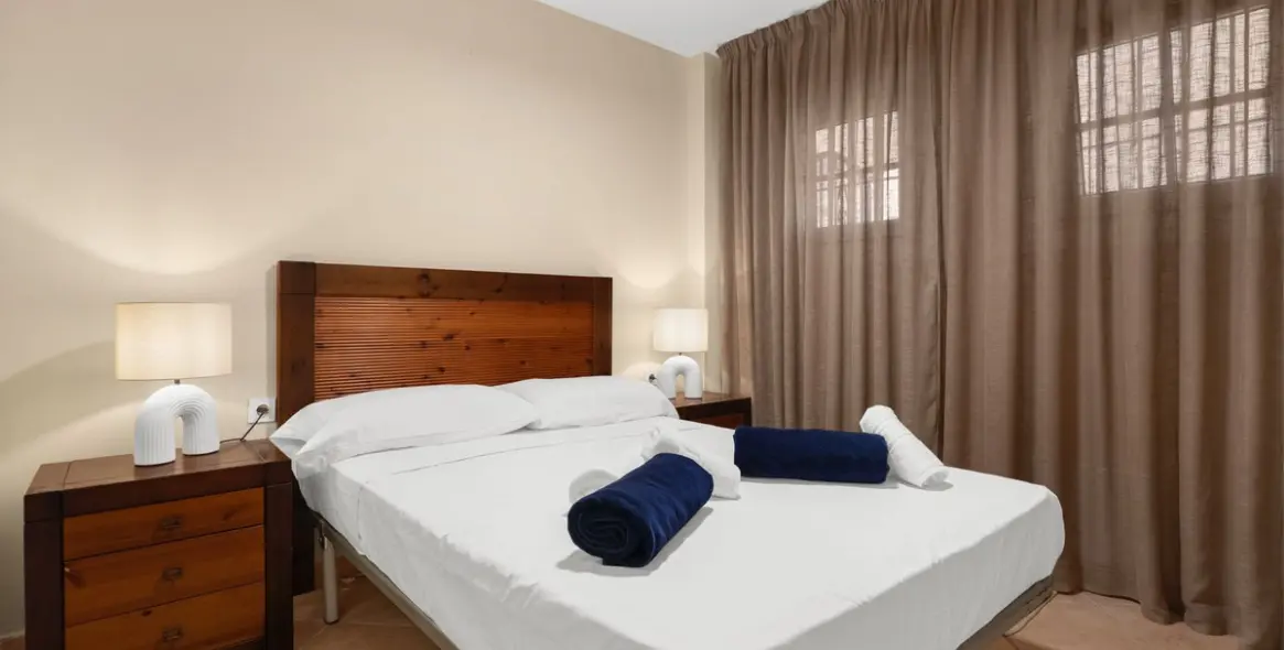 Short-term rent of middle floor apartment in Puerto Banús 11