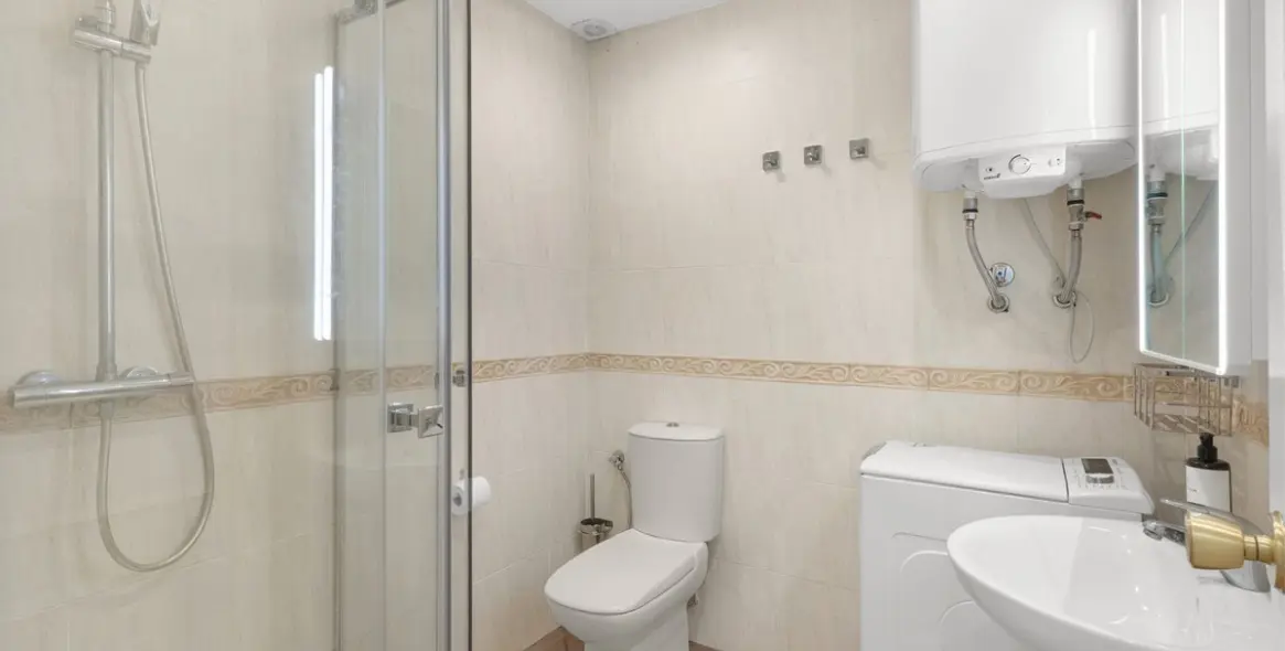 Short-term rent of middle floor apartment in Puerto Banús 16