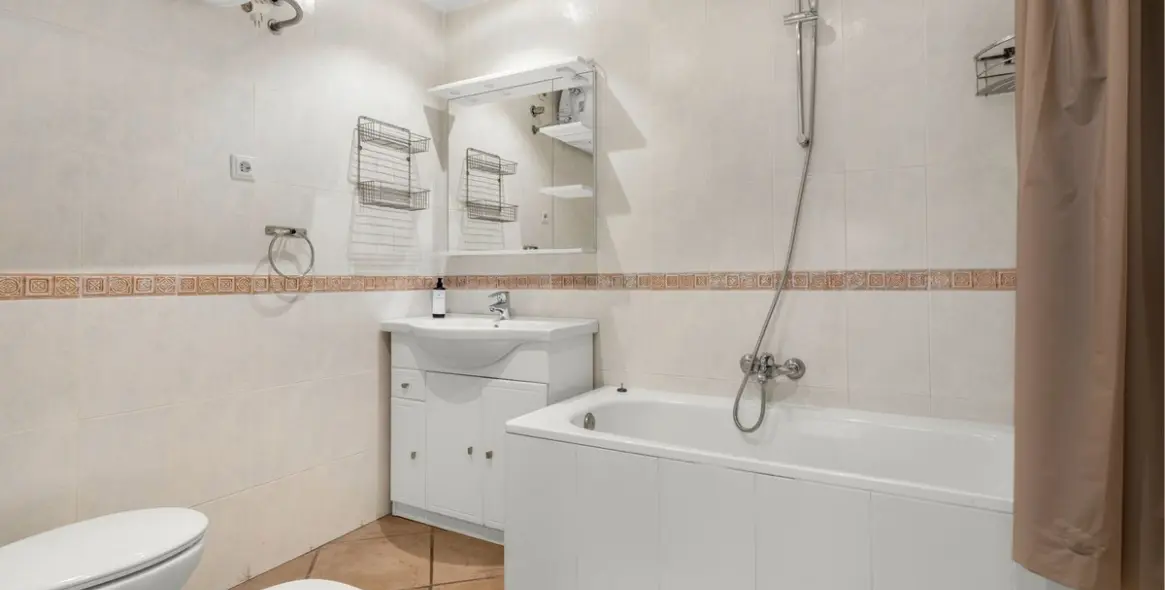 Short-term rent of middle floor apartment in Puerto Banús 17