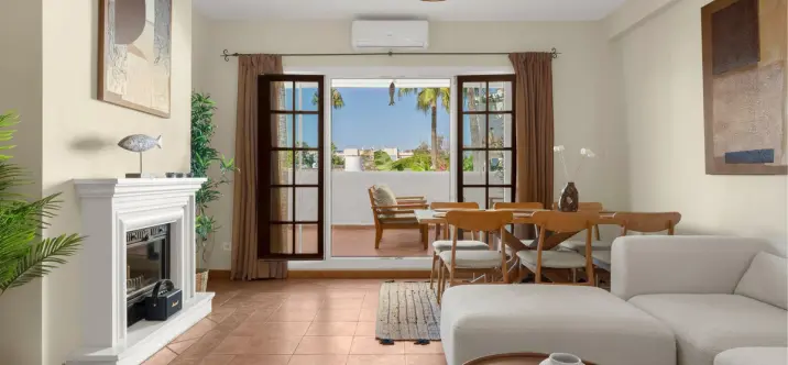 Long-term rent of middle floor apartment in Puerto Banús 2
