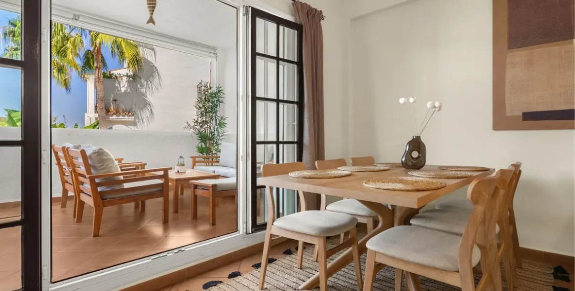 Short-term rent of middle floor apartment in Puerto Banús 5