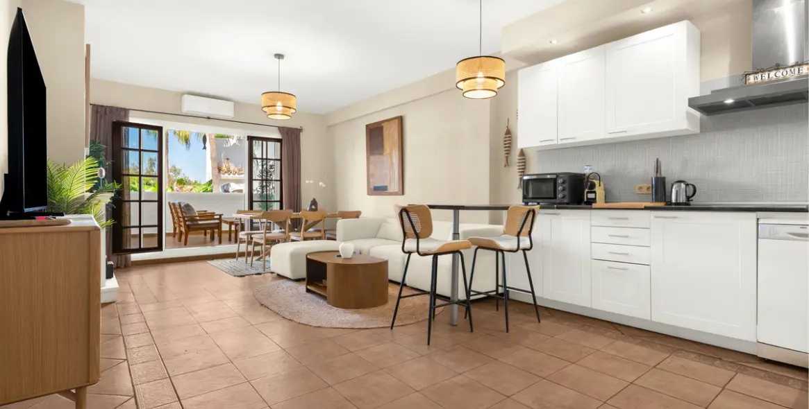 Short-term rent of middle floor apartment in Puerto Banús 8