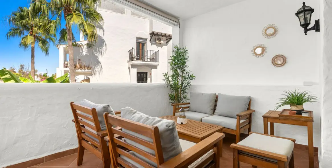 Short-term rent of middle floor apartment in Puerto Banús 13