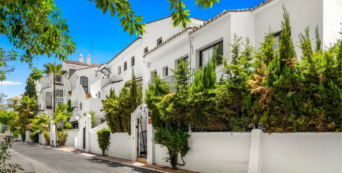 Short-term rent of middle floor apartment in Puerto Banús 21