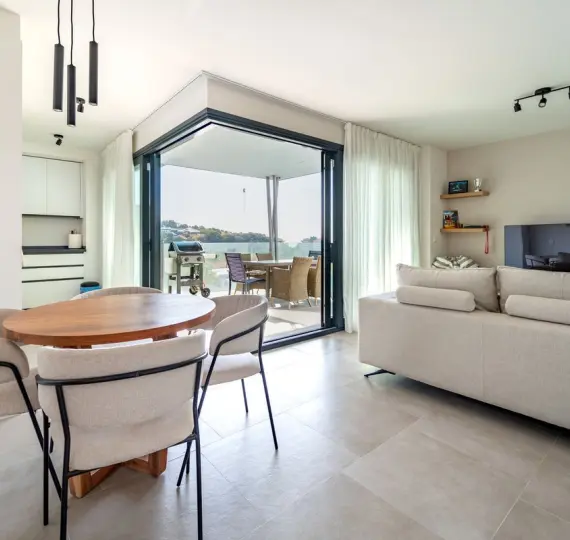 Short-term rent of middle floor apartment in Fuengirola